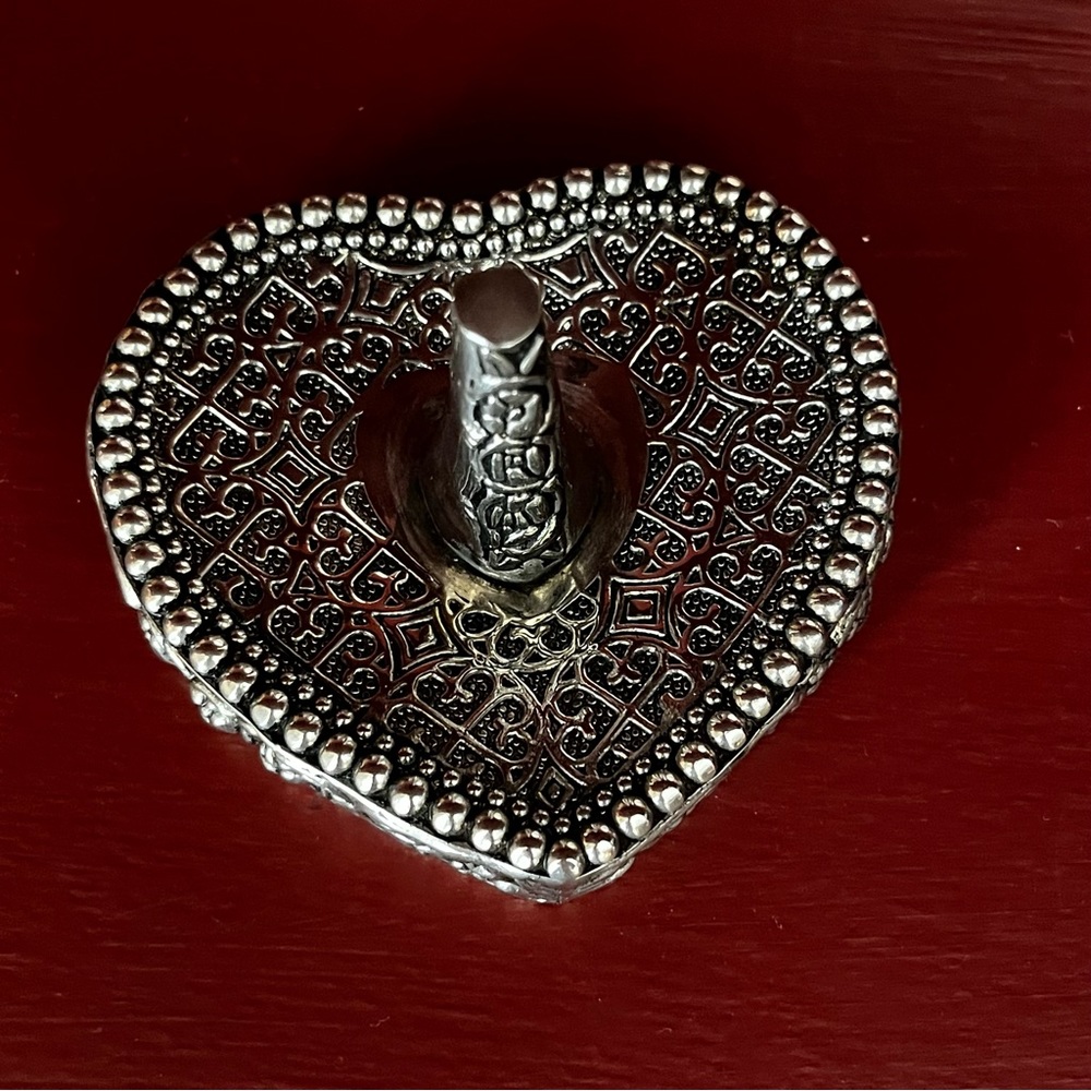 International Silver Embossed Heart Shaped Ring Holder
